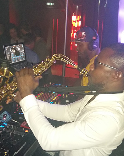  Elga Branco, saxophoniste : concert avec Doctor Joy, soul et blues music 