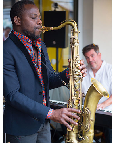Elga Branco, saxophoniste : concert privé mariage, en trio piano, batterie, saxo
